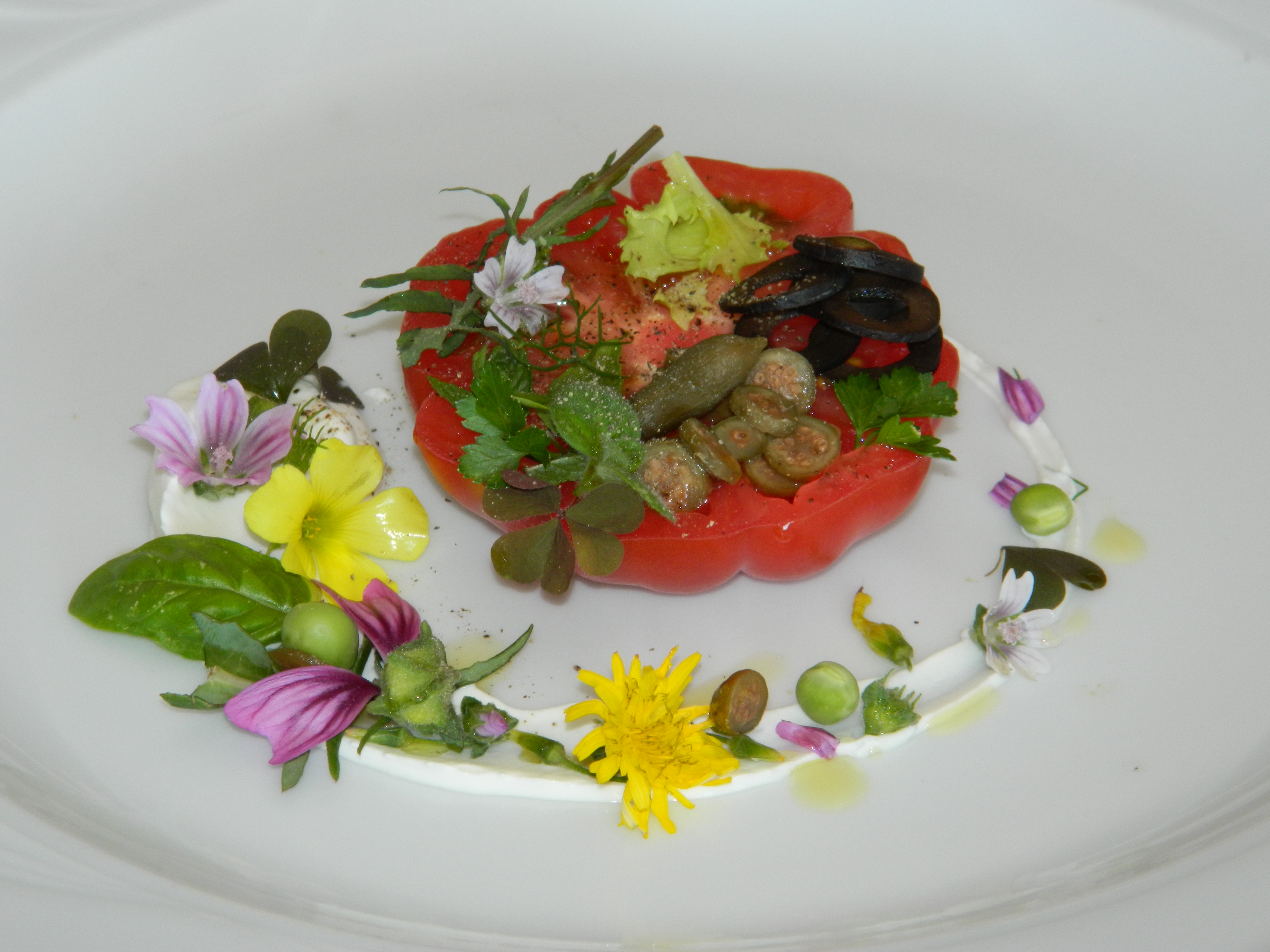 Pomodoro Pachino,crema di burrata,sapori e colori mediterranei