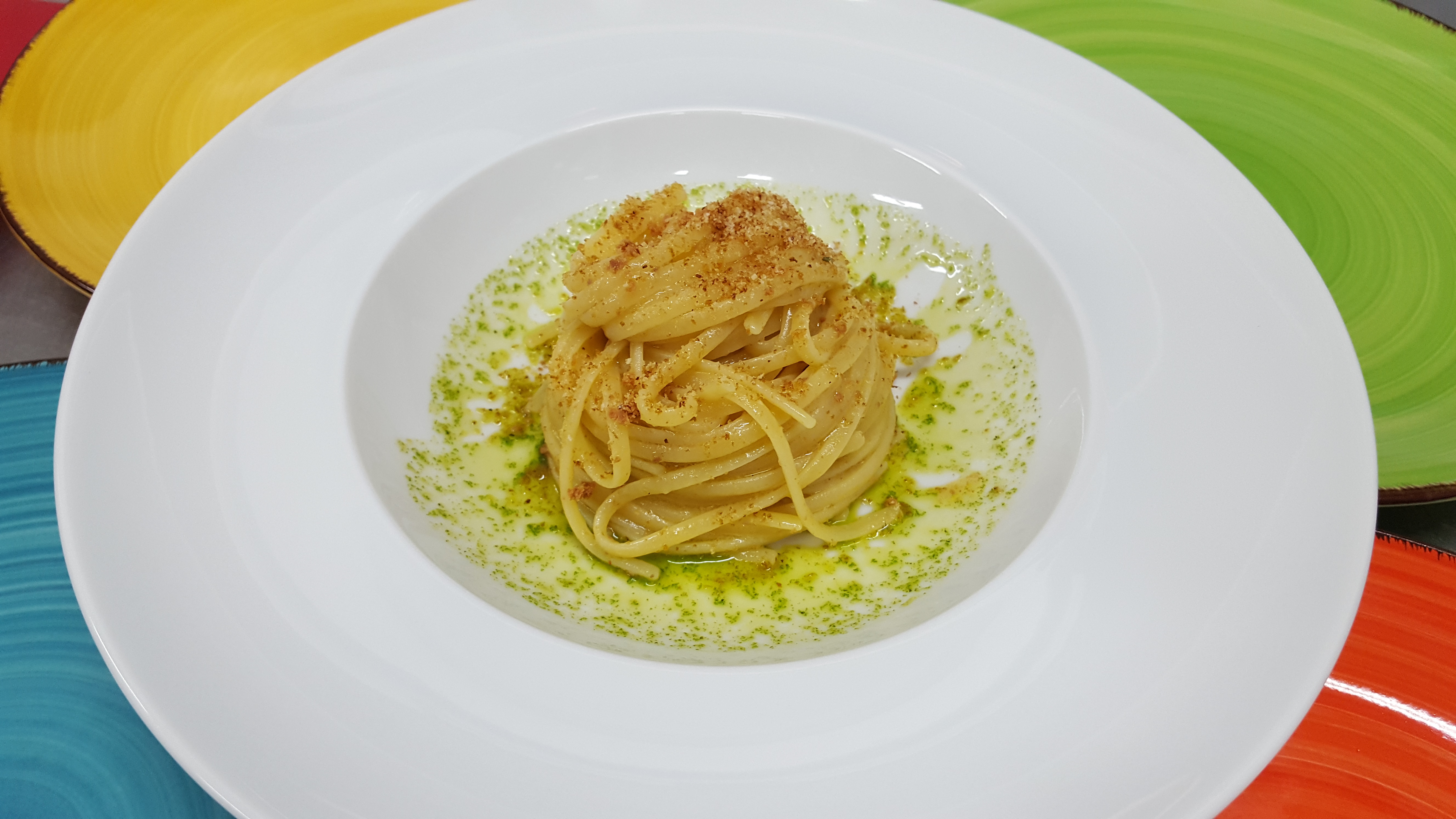 Linguine di Gragnano con bottarga di tonno,limone e pane tostato