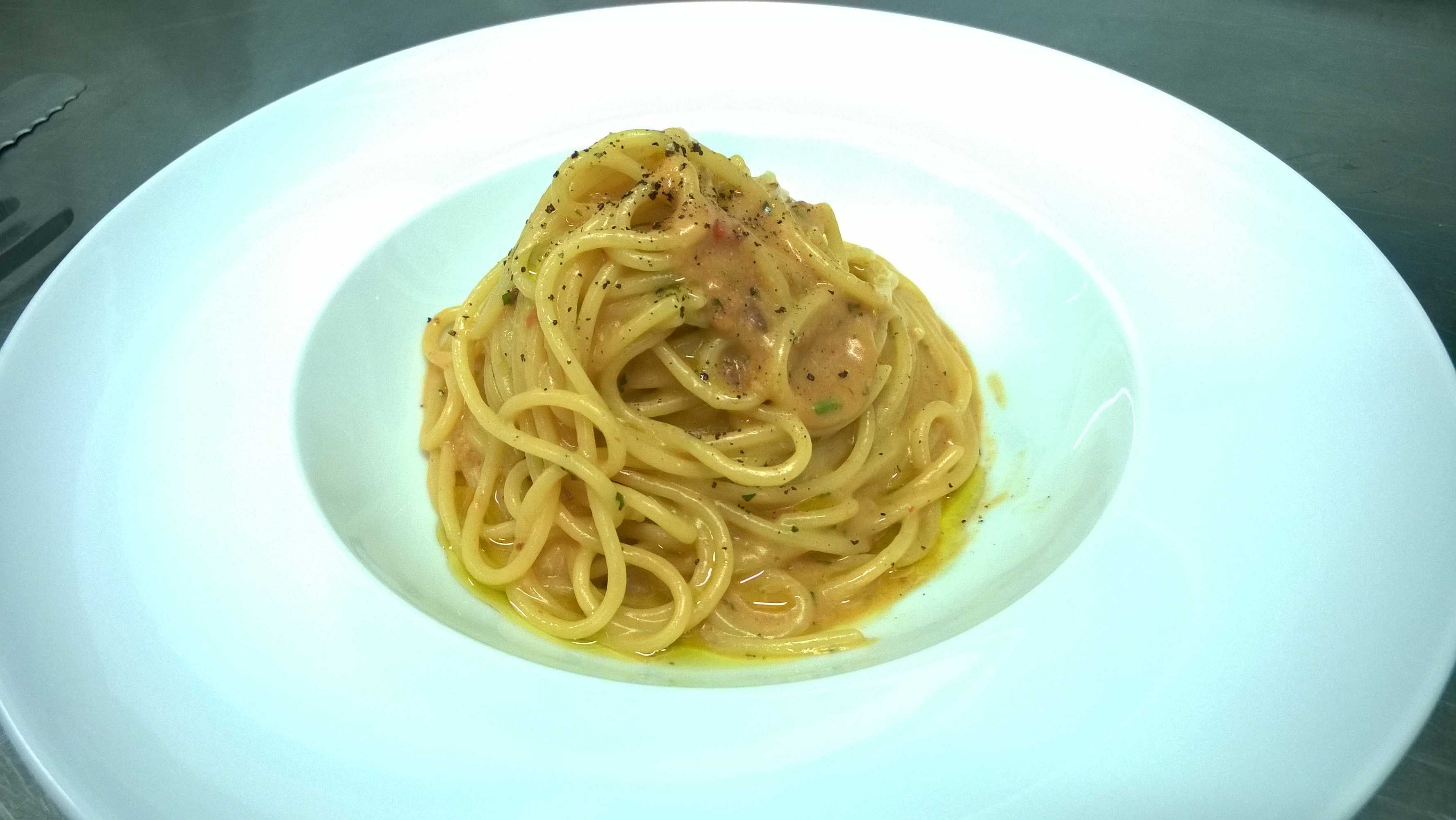 Spaghetti mantecati con uova di ricci di mare Varco23 Plemmirio