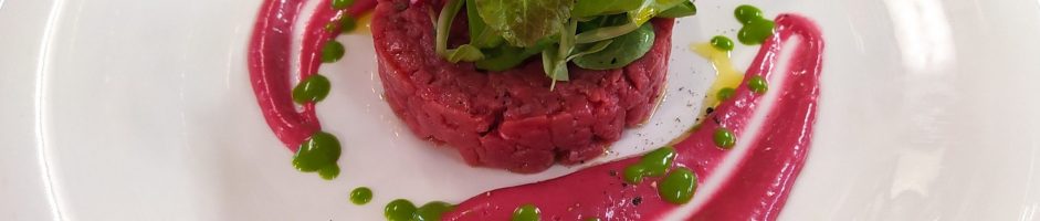 Tartare  di Fassona con maionese di rapa rossa