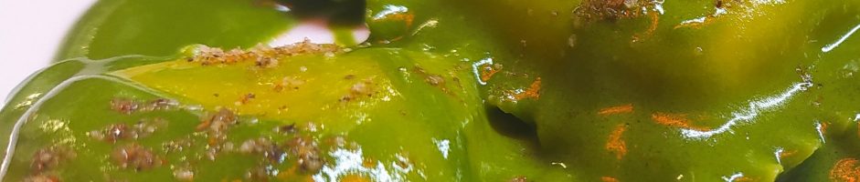 Ravioli di pecorino con pesto di sinapa